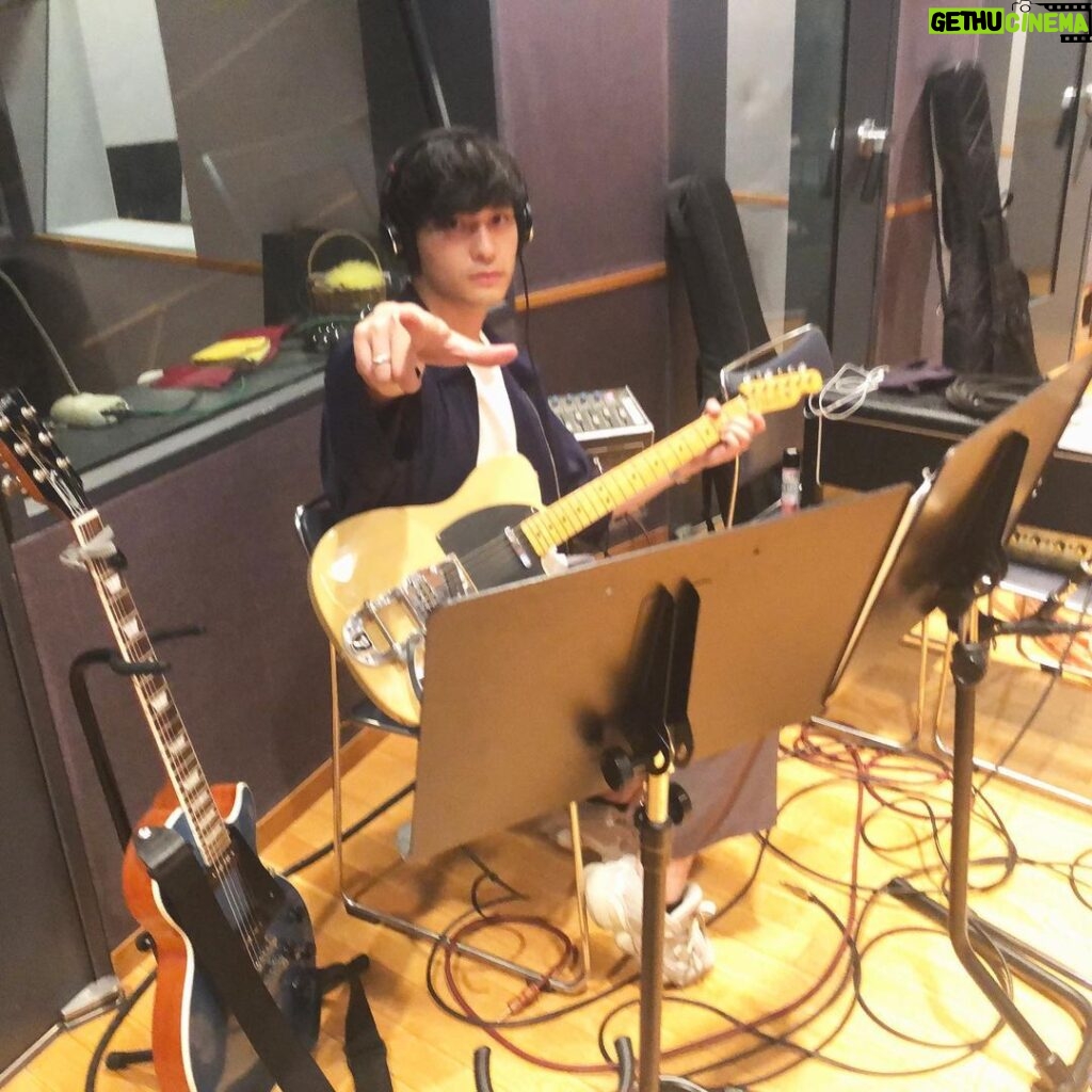 Issei Kobayashi Instagram - . . . 本日のREC終了 ここに至高の楽曲 産み落とされたぜ . . . #recording