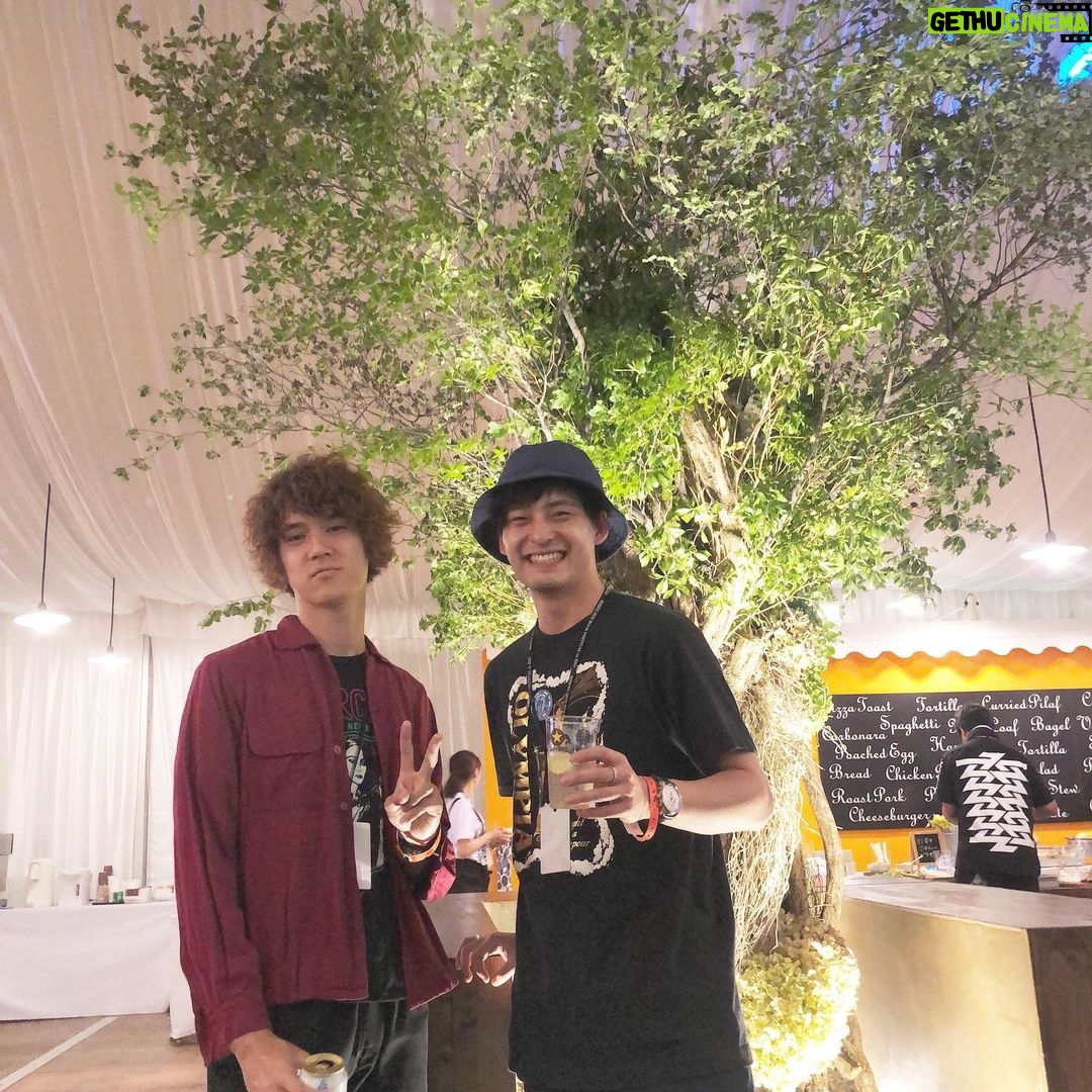 Issei Kobayashi Instagram - . . . GLIM SPANKY 亀本さんと! . . . #risingsunrockfestival #glimspanky