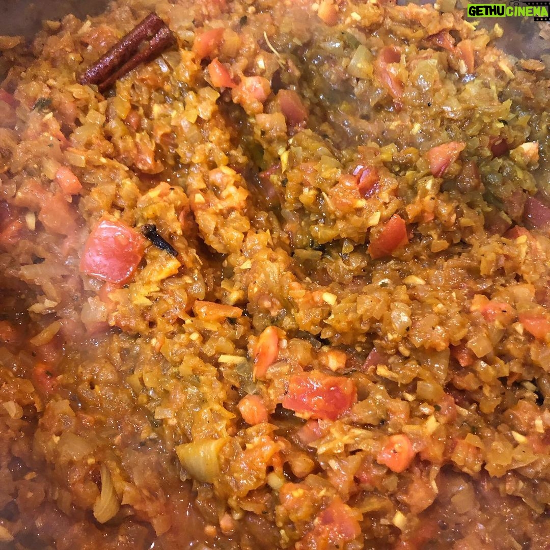 Issei Kobayashi Instagram - メリクリ!!! はじめての チキンスパイスカリー作り!!!