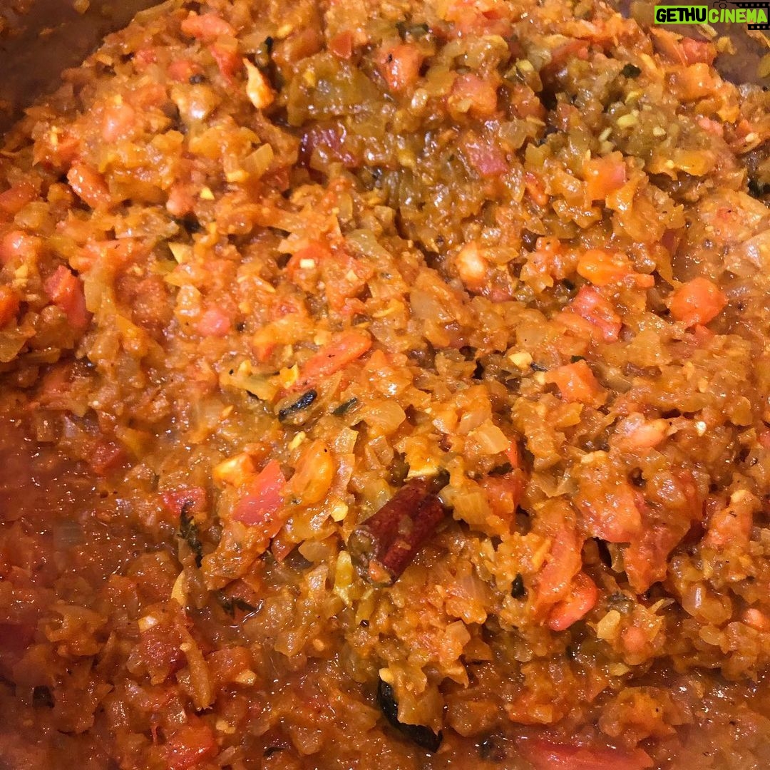 Issei Kobayashi Instagram - メリクリ!!! はじめての チキンスパイスカリー作り!!!