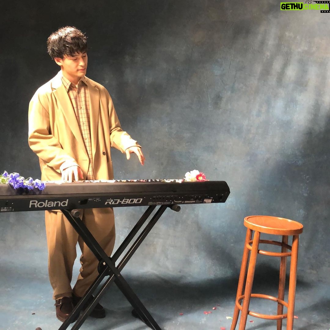 Issei Kobayashi Instagram - . . . 「想い人」 MV公開されてます! . . . (これらのシーンはありません) . . . #初恋ロスタイム #想い人
