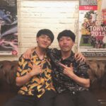 Issei Kobayashi Instagram - . . . 緑黄色夜祭 ファイナル東京！！！ めっちゃ楽しかった！！！ みんな大好きよ . . . マカロニえんぴつ ありがとうございました！！！ . . . ギター田辺さんとパシャり . . . 前回の夜祭で SAKANAMON藤森さんと 撮った場所と同じ . . . #緑黄色夜祭 #マカロニえんぴつ