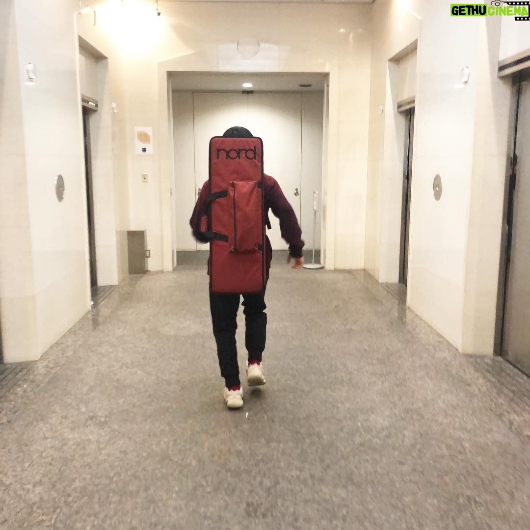 Issei Kobayashi Instagram - . . . peppeの機材をもつ私 . . . #nord