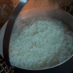 Issei Kobayashi Instagram - . ほぼ無風だったからガイロープいいやって油断してたら寝てる間に爆風ターム訪れて新調したテントのポールひしゃげた思い出冬キャンプ このあと建物横にテントの移動成功して生き延びた . 横綱ミネストローネ シンプル焼肉 ツヤツヤ白米 . @wdp_noma