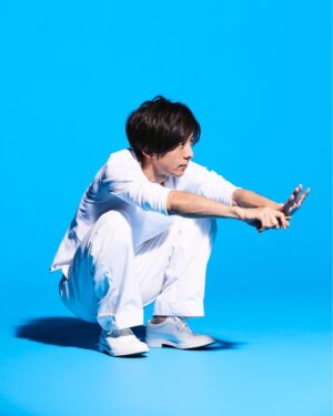 Issey Takahashi Instagram - まもなくこのインスタグラムも終了となります。最後までお楽しみ下さい。
#高橋一生 #旅する氷結