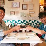 Issey Takahashi Instagram - 新CMいかがでしたか？黒い物体の正体はスペイン料理の“イカスミのカラマリ”でした！ 見た目が真っ黒ですが、食べてみると美味しくてびっくり。浜野さんとおいしくいただきました。 #高橋一生 #浜野謙太 #旅する氷結 #カラマリ #スペイン料理