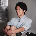 Issey Takahashi Instagram - 撮影待機中の一コマです。 #高橋一生
