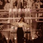 Isyana Sarasvati Instagram - #ISYANATOUR PADANG ☑️ ONE MORE TO GOO! MEDAAAN SEE YOU TOMORROW!❤️‍🔥 Terima kasih semua atas sambutan hangatnyaaa. Akhirnya Inyong ke Padang lagi setelah 6 tahun, balik2 udah bawa anak ke-4 aja kemarin 🤪