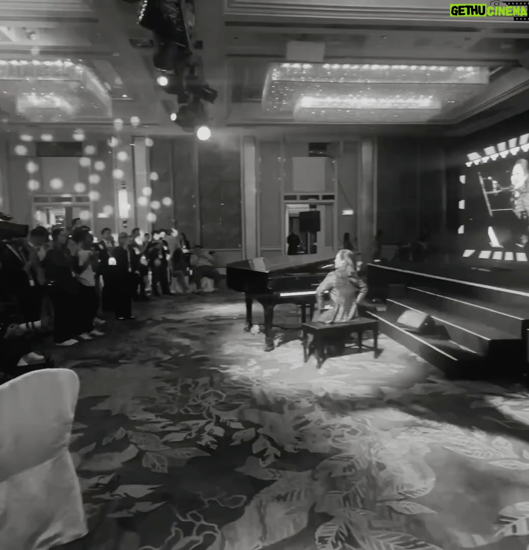 Isyana Sarasvati Instagram - Got the chance to be part of @forbesasia U30 Asia Summit and introduce a few original songs. I also got to meet with many talented @forbesunder30 honourees from all around Asia. Truly an honor!🌹 Singapore