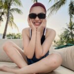 Isyana Sarasvati Instagram - Nyong mantai 🌞