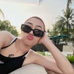 Isyana Sarasvati Instagram - Nyong mantai 🌞