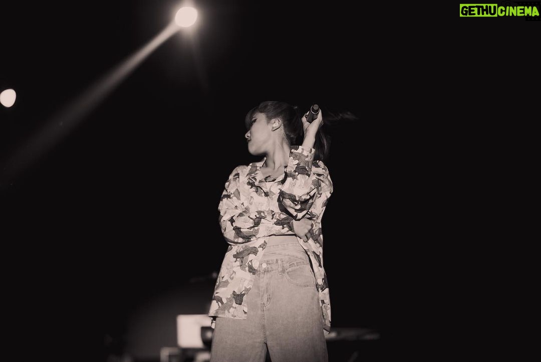 Isyana Sarasvati Instagram - Purwokerto, terima kasih dan salam kenal lagi dari karyaku yang terkini. Semoga berkenan! Seruuuu❤️🔥