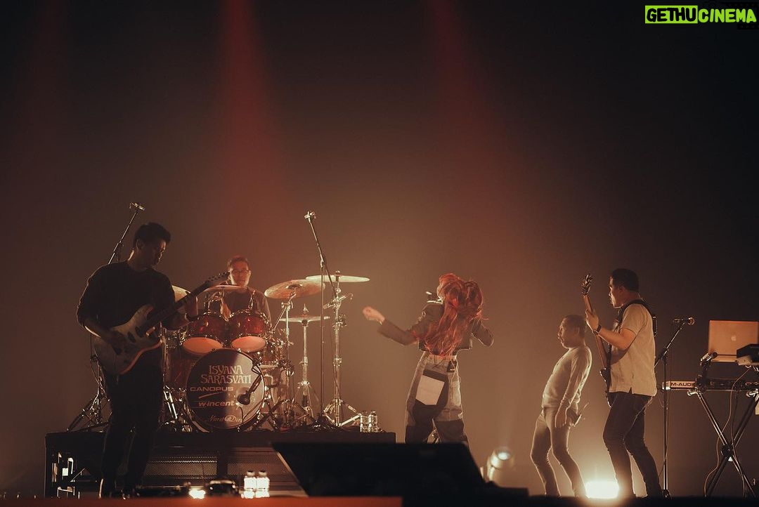 Isyana Sarasvati Instagram - Thank you for joining my stage @roundfestival and having a headbang sesh together!! @sleeep__sheeep ❤️🔥🤘🏻