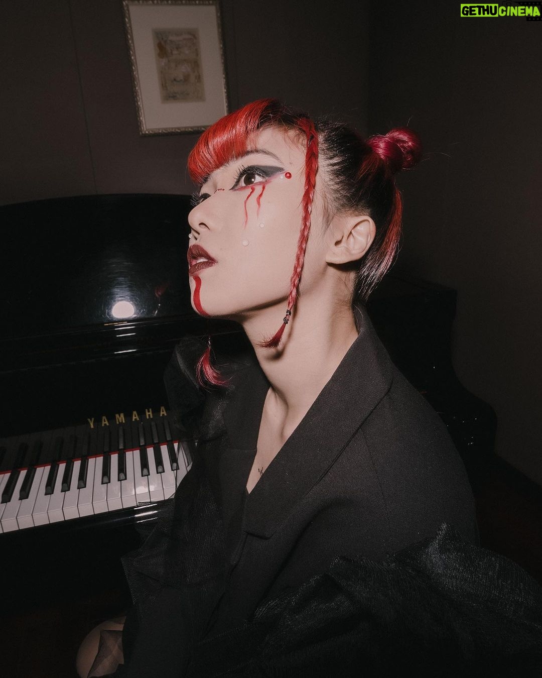 Isyana Sarasvati Instagram - Isyana Live on Tour Japan edition. All styled by @svastiari makeup by @yoanyuana ❤️🔥 Tokyo, Japan