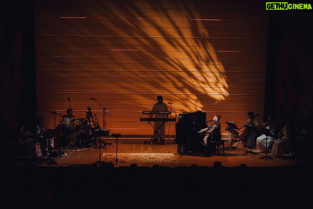 Isyana Sarasvati Instagram - ISYANA Unplugged in Tokyo at Yamaha hall Japan is finally over! Iβd like thank all of you who made the time to come and watch me tonight! Also a huge shout-out to @emirimiyamoto and all the band members who worked so hard for this concert! you guys are SUGOIIIII!π€π»π₯ Great exeprience! Thank you, Japan! Hope to see you next time! Arigatouu! Tokyo, Japan