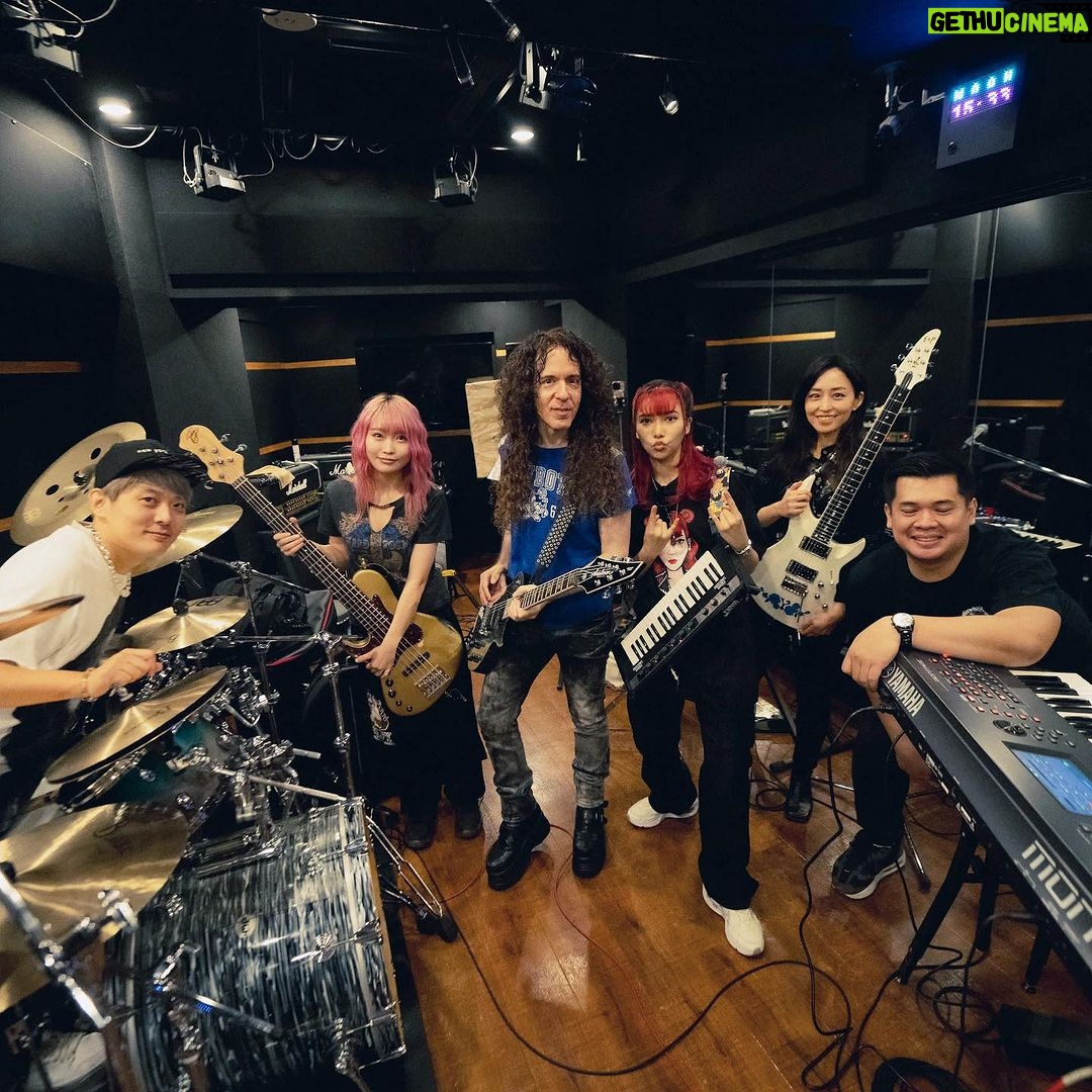 Isyana Sarasvati Instagram - Just finished our rehearsal for tomorrow’s performance @billboardlive_yokohama WISH ME LUCK GUYSSS! Gokil masih ga nyangka bakal kolab sama Marty Friedman, tebak hayo doi bakal main lagu nyong yang mana?! Bisa nonton streaming juga looh link di bio buat beli tiketnya!🤘🏻🔥 So nice to finally meet you in person @martyfriedman and all my band mates in Japan! @waka_bass @d_drive_gt_yuki @yeongkwi_lee let’s rock the stage tomorrroww!!!!! Tokyo, Japan