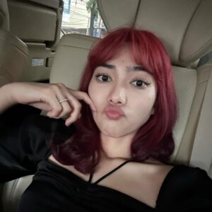 Isyana Sarasvati Instagram - In the middle of…