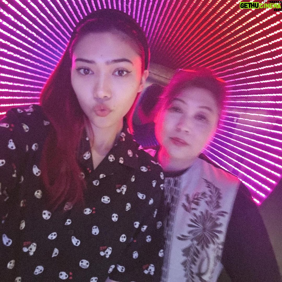 Isyana Sarasvati Instagram - Short trip with mamipandiu 👻