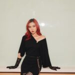 Isyana Sarasvati Instagram - 🖤