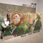 Itô Karin Instagram - . . . 先日「ONI展」に行ってきました👹 . . 以前もご紹介した、 Netflix作品「ONI」 監督の堤大介さんはピクサーご出身で、 以前アメリカで取材をさせていただいたことがあり、 それが確か2017年とか… それくらいだったと思うんですが、 それ以来5〜6年ぶりに お話することが出来て感激でした😭 . . . . 「ONI」は全4話(計154分)の 3DCGアニメーションでして… ストーリーの掴みから、引き込み方、メッセージ性、 キャラクターの個性、愛おしいフォルム、 映像の濃淡、色彩、 そして光の細やかさ、美しさ、 どこをとっても世界最高峰のアニメーションで 4話一気見間違いなしの作品です🥹 . . . ONI展ではONIの世界も感じられますし、 制作秘話もたくさん知ることが出来ます！ あと、作品内に出てくるご飯が 食べられます🥹💓 これがめちゃくちゃ美味しくて！！(笑) 結構びっくりする美味しさ！！！ ずっと食べてみたかったアメリカの国民食 PB&Jを食べることが出来ました☺️ 高カロリーのお味☺️💓 . . . ぜひNetflixでONIを観てから ONI展行ってみてください〜☺️ . . . あ、私は親戚のおちびと行ったのですが、 今お気に入りのミニーちゃんを 制作会社が違うのに連れて行ったのは 多めに観てください🥹(笑) . . #oni #oni展 #トンコハウス #tonkohouse