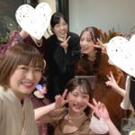 Itô Karin Instagram - . . . 1つ前の投稿の続き。 . 私の親友の結婚式には この子たちと行きました🤣 . ときんちゅ☺️ 謎解きを通じて 私の親友(中高)と私の親友(乃木坂)が 仲良くなった結果です！(笑) みんなで謎解きし始めた頃は 結婚式行くまでの仲になってくれるとは 思ってなかったよ🤣🤣🤣 . . . ちなみに 余興も任されてたので 謎解き大会しました！(笑) 謎解きなんてよく分からんー！ って空気になったらどうしようって めちゃくちゃ不安だったんだけど、 とんでもなく盛り上がった🤣 というか 参加してくださった皆さんが めちゃくちゃ盛り上げてくれた🥹 . 頑張って準備した甲斐がありすぎて 燃え尽きました❤️‍🔥 . . . . はぁ、ともだちって素敵。 みんなだいすきだよー！ これからもたくさん謎に立ち向かおうねー！ . . #解人