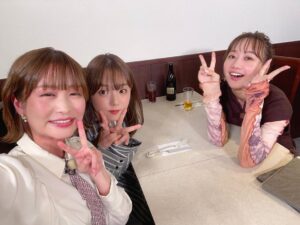 Itô Karin Instagram - .
.
スポーツライブ＋「肉汁女子会」

春頃より出演させていただいています、
こちらの番組🥩✨

リピート放送も含めて
日々放送されています🍖！

.
.
お酒とお肉を愉しみながら、
とりとめのない女子トークを
篠崎愛ちゃん、高田秋ちゃんと3人で
うだうだ繰り広げています！(笑)

.
.
J:COM、ケーブルテレビ、ひかりTV、スカパー
で視聴できますので
ぜひご覧ください〜！✨

.
.
この間の収録は過去最高に
顔が赤くなってしまったので
記念に載せておきます👺