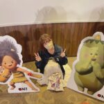 Itô Karin Instagram - . . 昨日は トンコハウス最新作「ONI」の 試写会に参加させていただきました🥹✨ 堤大介監督(@dicetsutsumi )は本当に凄い方で、 過去にはTOYSTORY3のアートディレクターを務められたり、 数々の経歴をお持ちの方なのです…😳 私は以前ピクサー本社に取材させていただいた際、 トンコハウスにも伺わせて頂きまして、 その時のご縁で今回ご招待いただきました✨ そんな堤監督が手掛けられた最新作ONI 映像のリアリティも驚きでしたが、 キャラクターたちの温かい質感も素敵でした😭 モフりたいっ… ストーリーも詳しくは言えないのですが、 1分1秒ごとにどんどん引き込まれていく内容で、 あまりにもびっくりし過ぎて、 終わった後は放心状態でした🤣❤️‍🔥 早く続きが見たい… . . Netflixにてこの秋配信予定とのことなので また配信されたら皆さんにお伝えしますねっ！ 本当みなさんにぜひ！絶対！ 観て欲しい作品でした😭 @tonkohouse @tonkohouse_japan #ONI神々山のオナリ #神々山のオナリ #oni #Netflix