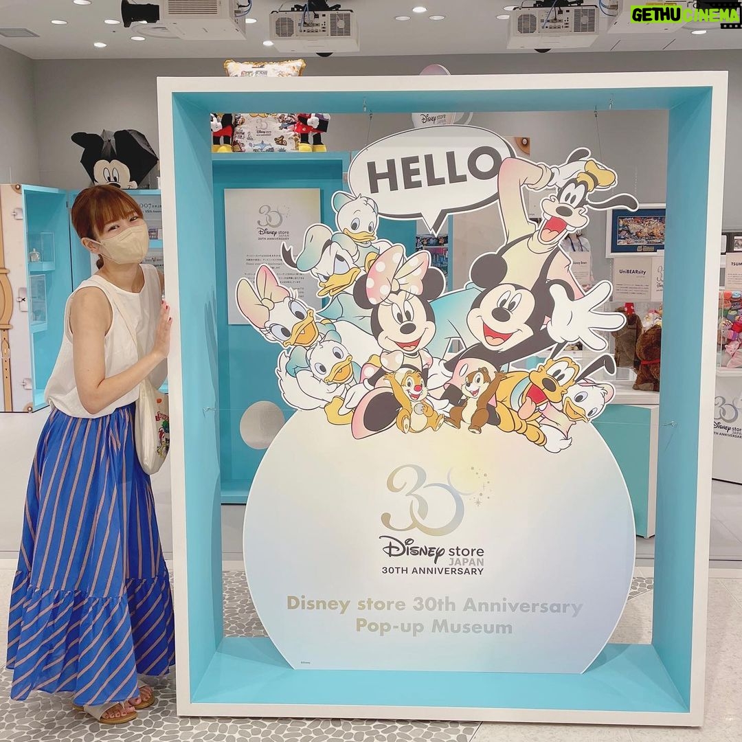 Itô Karin Instagram - . Disney store 30th Anniversary Pop-up Museum にご招待いただきました〜💫 . . ディズニーストアが30周年ということで 東京を皮切りに全国で開催するみたいです☺️ . . 私とほぼ同い年のディズニーストアなわけだけど、 幼過ぎて知らなかった歴史を 改めて知ることができました🫣✨ 私的には歴代コスチュームが 時代を感じて好きだったなあ🫶 このイベント限定のグッズも とーっても可愛くておススメです🫠 私はトートバッグ買いましたっ🙌🏻 ぜひぜひ行ってみてね〜!✨ === 🔸東京会場 会場:ディズニーフラッグシップ東京 期間:2022年8月21日(日)~9月19日(月) 🔸長崎会場 会場:アミュプラザ長崎 期間:2022年10月7日(金)~10月30日(日) 🔸鹿児島会場 会場:アミュプラザ鹿児島 期間:2022年11月5日(土)~12月4日(日) 🔸金沢会場 会場:金沢フォーラス 期間:2022年12月12日(月)~2023年1月15日(日) 🔸大阪会場 期間:2023年1月下旬~2月予定 🔸仙台会場 期間:2023年3月中旬~4月上旬予定 🔸岡山会場 期間:2023年5月中旬~6月上旬予定 🔸名古屋会場 期間:2023年6月中旬~7月上旬 🔸千葉会場 期間:2023年7月下旬~8月下旬予定 === © Disney © Disney/Pixar © Disney. Based on the “Winnie the Pooh” works by A.A. Milne and E.H. Shepard. ※展示内容は会場によって異なる場合があります。 #ディズニーストア #ディズニーストア30周年 #pr #Disneystore30thAnniversaryPopupMuseum