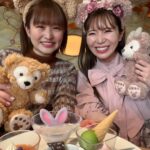 Itô Karin Instagram - . . あいにゃんさんとディズニーランチ🫶 . . 予約はこーちゃんさんが取ってくれたよ🤣 . 夫婦にまるごとお世話になってます🤦‍♀️🤍 . . . 私が自ら耳とかをつけるタイプでは無いので、 いつも私の分の耳まで持参してくれる あいにゃんさんです🤭❤️‍🔥(笑) . . . 東京ディズニーシー・ホテルミラコスタ