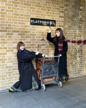 Itô Karin Instagram - .

.
YouTube好評で嬉しい🇬🇧

.
途中でカメラ回すの
ちょっと面倒になったりしてたけど笑、
みんな喜んでくれるかなーって思って、
諦めずにいっぱい撮ってきて良かった！

.
引き続きお楽しみに！✨

.
.