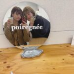 Itô Karin Instagram - . . 大好きな大好きなAMOちゃんのブランドの 展示会に行ってきました☺️♡ . 私の高校時代の全ては「zipper」と言っても 過言じゃないくらい大好きな雑誌で🤦‍♀️ . 発売日に必ず買って、 頑張って稼いだバイト代は zipperに載ってたお洋服代に全部費やして、 AMOちゃんや、パチパチズのみんなに憧れ過ぎて 休みの日は原宿に入り浸って、 本当に本当に私の青春全て！🍀 . . そんなAMOちゃんに初めてお会い出来て 本当に幸せでした…😭✨ . . . 私も大人になったし、 もう"かわいい"お洋服は諦めなきゃかなあ〜… なんて思ってしまうけど AMOちゃんのブランドは 大人もまだまだ"かわいい"を楽しめる、 楽しんでいいんだよ、と言ってくれてる気がして どのお洋服もトキめいちゃいました☺️🫶 . . . お洋服届くの楽しみ🥰♡ . . #rubyandyou #poiregnée