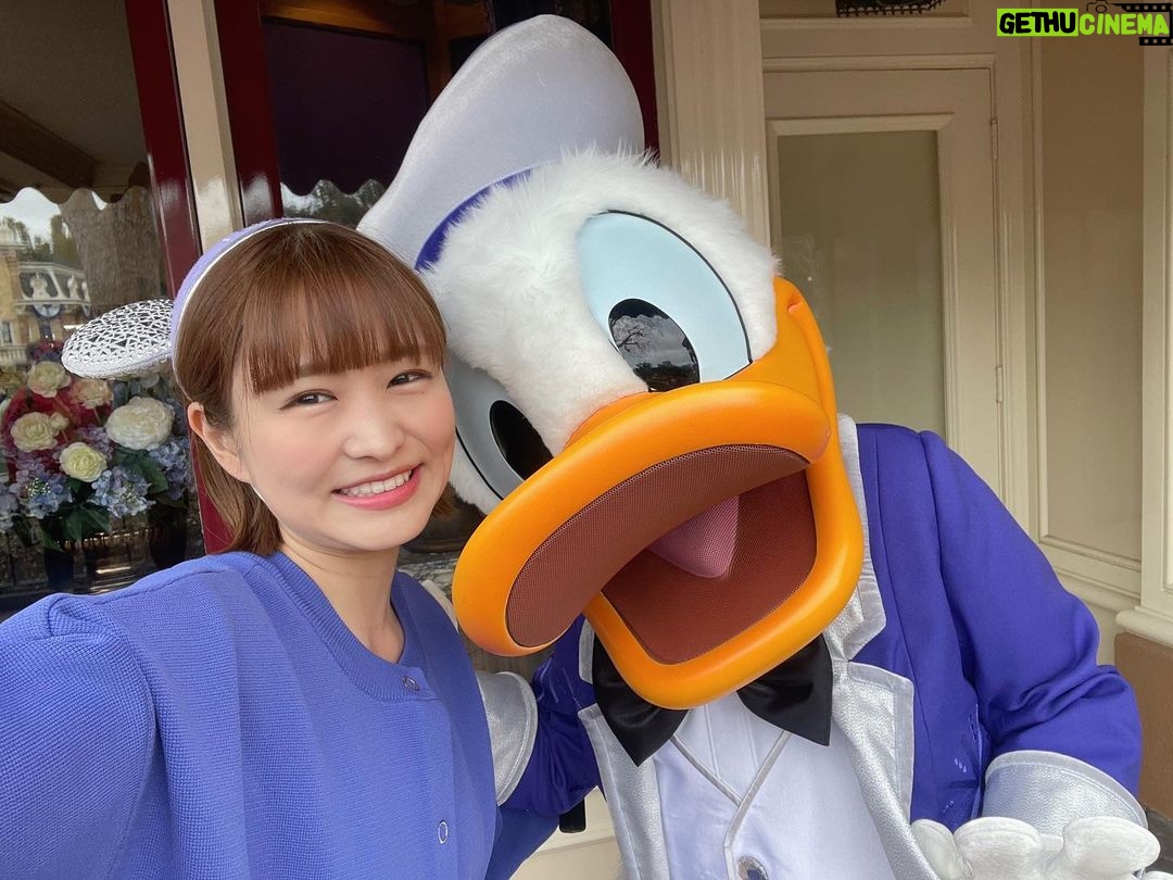 Itô Karin Instagram - . . YouTubeにてカリフォルニアディズニー編 徐々にアップしています〜🇺🇸! よろしければご覧ください💫 . . このドナちゃん、甘えん坊さんみたいで 可愛すぎる😩🩷 . #disney #disneylandresort #disneylandpark #disneylandcalifornia #disneyland #dlr #ディズニーランド #アナハイムディズニー #カリフォルニアディズニー #ディズニーランドリゾート Disneyland