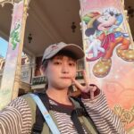 Itô Karin Instagram - . . 40周年を祝ったよ！ めでたい！めでたすぎる！🎉 . . 新作のカクテル3種飲んだから 顔が赤いよー 今日飲んだものとか食べたものとか リールにアップする！…つもり！ . . Tokyo Disneyland
