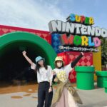 Itô Karin Instagram - . . ユニバ行ってきました〜🌏！ . 楽しかったこといくつか話させてね。 ◎コナン脱出🕵️ ユニバの中にあるコナン脱出専用の？ 4階建てくらいの建物がありまして、 建物の中を歩き回って、謎を解くの！✨ 成功することできました〜✌️ めっちゃ楽しかった🌟🥹 . . ◎NO LIMIT!パレード 新パレードにポケモンが登場した情報を聞いていたので とーっても楽しみにしてたんだけど、 テンション爆上がりだった！❤️‍🔥 ポケモンは金銀までの人間なのですが、 ルギアとホウオウはやばい！！！🥹🫶 他にも任天堂のキャラとかミニオンとか 我々の世代に刺さり過ぎるキャラのオンパレードでした😭🫶 . . . ◎新作グッズ 最近発売されたグッズを身につけています☺️ 私はボム兵の帽子とTシャツ💣 なーはゲッソーの帽子とプクプクのTシャツ🦑🐡 一緒に行ったときんちゅ(友人)の子は 同じシリーズのテレサ帽子をかぶってました👻 全力で楽しんでるね🤣🎉 . . 去年行ったばかりなのに 1年でまた進化を遂げててすごい🥵💜 また来年いかなきゃ☺️☺️ . . #ユニバ #ユニバコーデ ユニバーサル・スタジオ・ジャパン / Universal Studios Japan (USJ)