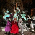 Itô Karin Instagram - . . 今年2作品目の仮装👻 ナイトメア・ビフォア・クリスマスから ロック ショック バレルです❤️💜💚 カツラの色がちょっと気に食わないけど、 まー楽しければなんでもよい。🙆‍♀️ . 10月最終週の日曜日は パーク内が仮装者だらけで 楽しかった〜っ！ 昔は仮装期間が1週間とかしかなくて、 予定合わすのは大変だったけど、 仮装者同士でたくさん絡めて楽しかったよね🥹 . 来年の仮装何やるかもう決めました。 たのしみっ！笑 #dハロ仮装 #dハロ仮装2023 #ナイトメアビフォアクリスマス #ロックショックバレル #ロックショックバレル仮装 #ディズニー仮装 #東京ディズニーランド #nightmarebeforechristmas
