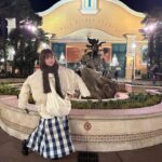 Itô Karin Instagram - . . GWどこにも遊びに行かないので 過去の想い出を…🇫🇷 . パリディズニーは パリにしかないレミーのエリアが やっぱり１番の見どころかな🐭🩵 私はグストーの本のバウンド(7枚目)を して行きました🥹🫶 ボナペティ🍽️ . . #パリディズニー #dlp #dlp30 #disneylandparis #ディズニーランドパリ #waltdisneystudiospark #レミーのおいしいレストラン #ratatouille #disneybound #disneybounding #ディズニーバウンド #ディズニーコーデ Disneyland Paris