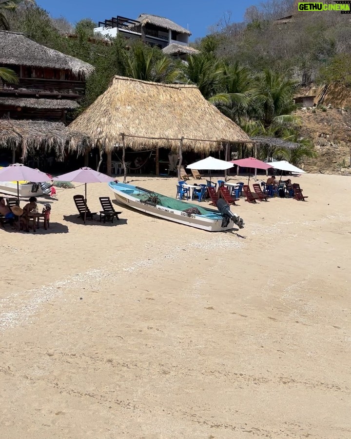 Itzan Escamilla Instagram - life’s a beach, pt 1 Oaxaca