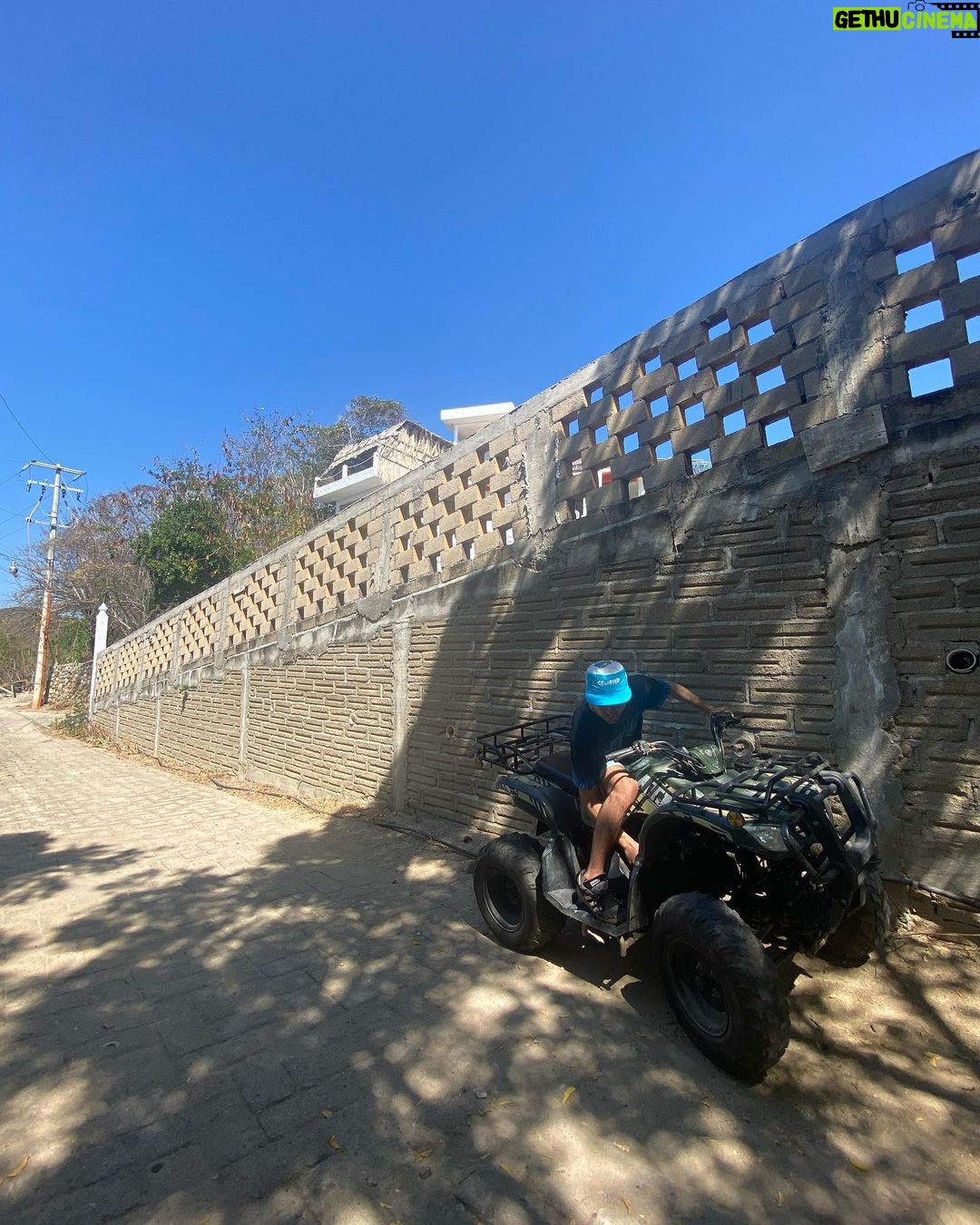 Itzan Escamilla Instagram - life’s a beach, pt 1 Oaxaca