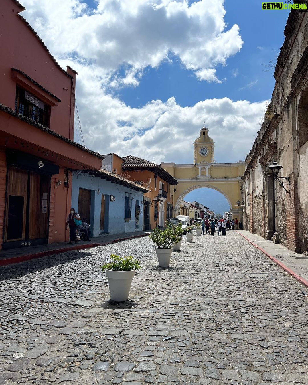 Itzan Escamilla Instagram - maybe to guate Guatemala