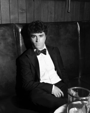 Itzan Escamilla Instagram - celebrando el lanzamiento de #ralphsclub eau de parfum en París con @ralphlaurenfragrances #ralphlaurenfragrances @douglascosmetics_es