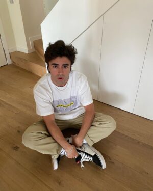 Itzan Escamilla Instagram - not a social guy