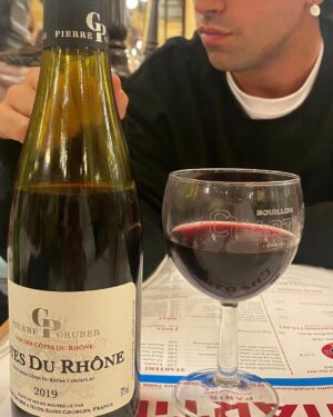 Itzan Escamilla Instagram - 🍷❤️