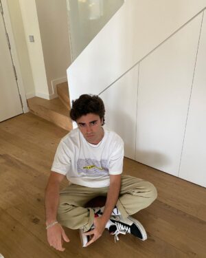 Itzan Escamilla Instagram - not a social guy