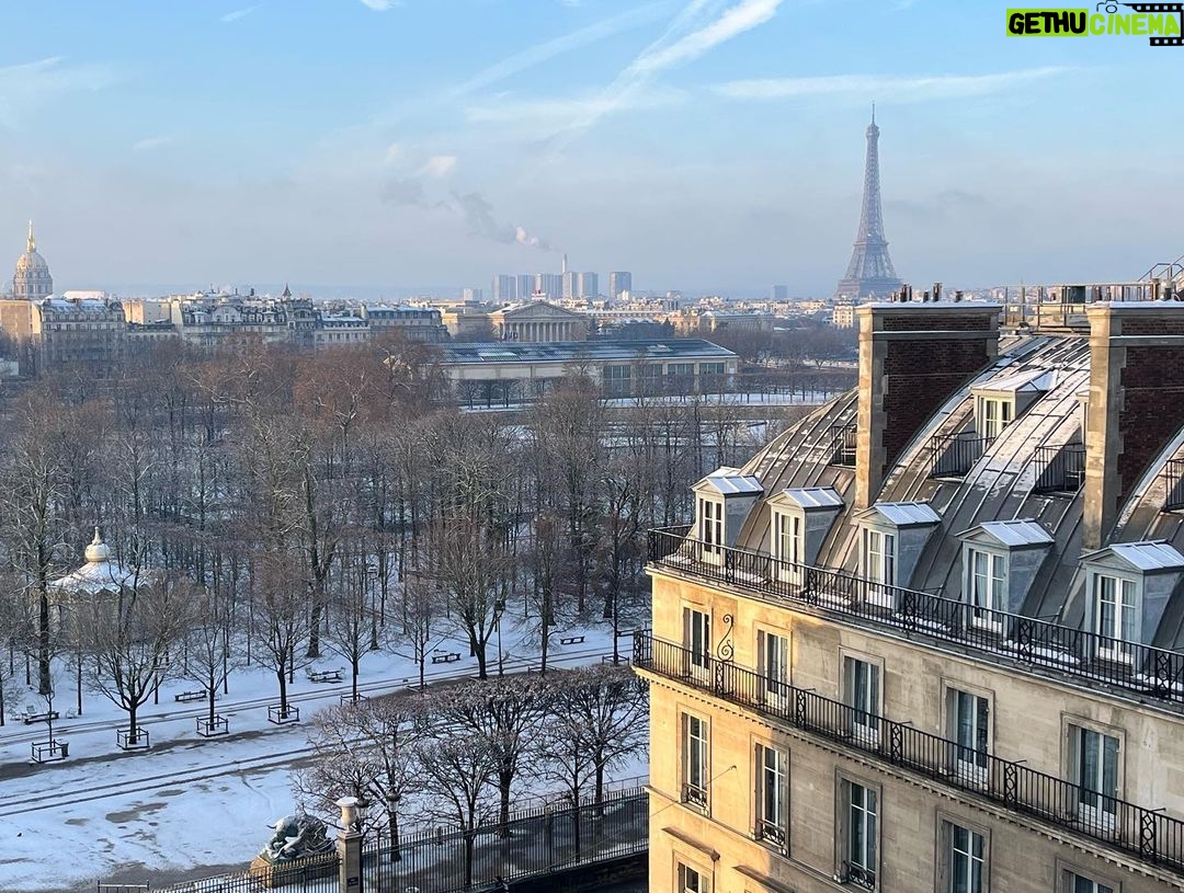 Itzan Escamilla Instagram - 🫦 Paris,France