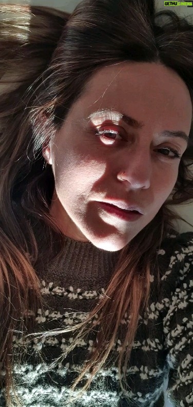 Itziar Ituño Instagram - Light/argi Argiak zelan joten gaituen gara. Bizitza argilunez beterik dago (Somos segun nos dé la luz, la vida está llena de claro oscuros) Fairy tales of New york...