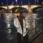 Itziar Ituño Instagram – Rin ibaiaren ertzeko ahate biren istorio laburra.
(Pequeña historia de dos patos a orillas del rio Rin)