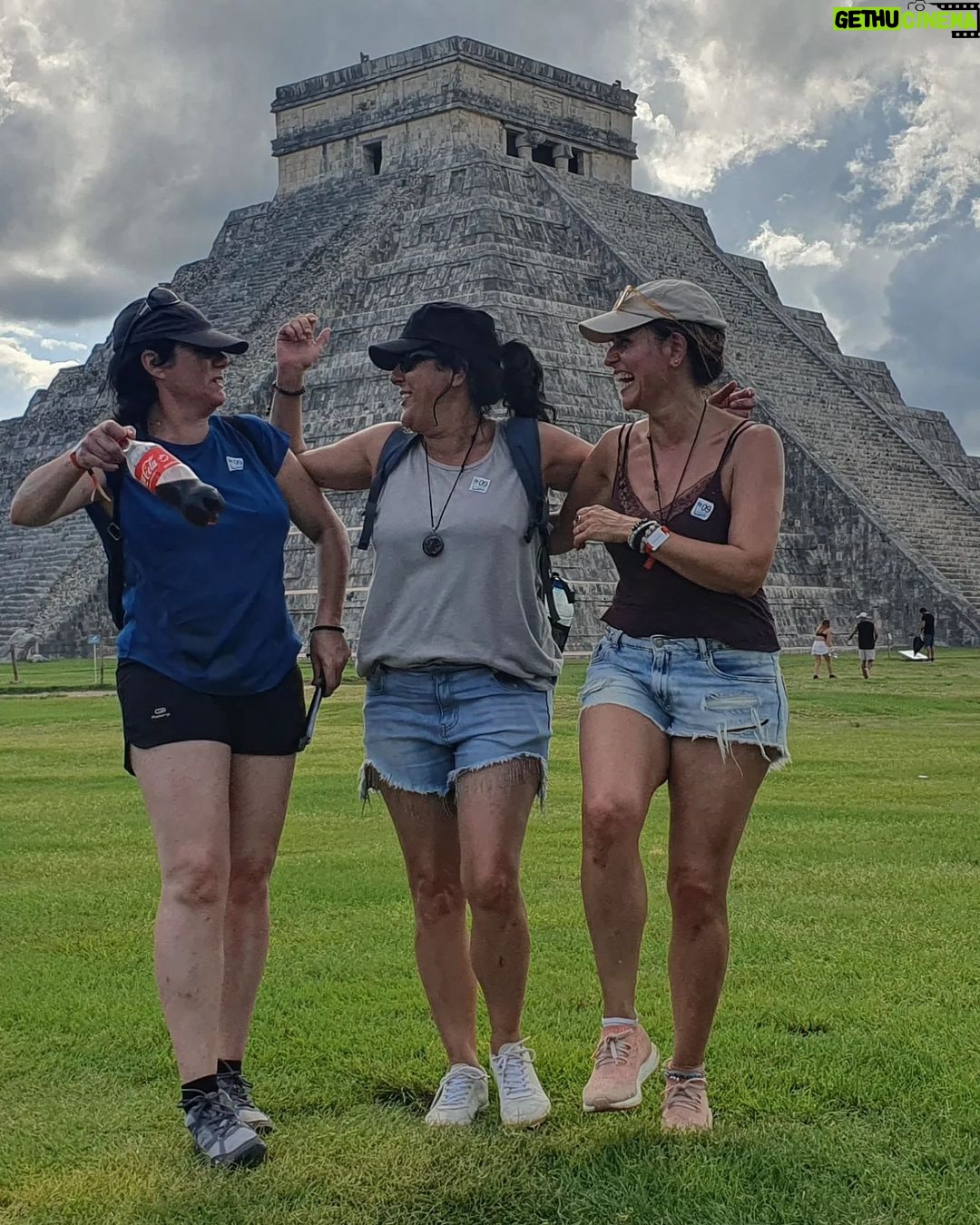 Itziar Ituño - 146.7K Likes - Chichen Itzá , "lumadun sugea", "uraren sorgin- jakintsuen putzu ahoa"...berbek euskeraren soinua dakart batzutan ta nire izenarena. Tz gatik izango ei da.
Chichen itzá,... "ch'iich'en - itsam" , "chi che'en its ja" Le t'aano' Yaan k'iine' in taasik reminiscencias le euskera... tu in k'aaba'. Yaan tuméen le TZ
Chichen Itza, la serpiente emplumada, boca del pozo de los brujos/ sabios del agua...la palabra a veces me trae reminiscencias del euskera...y de mi nombre. Será por la TZ