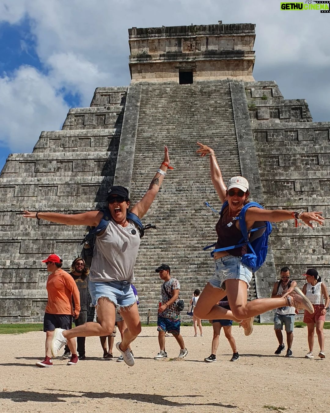 Itziar Ituño - 146.7K Likes - Chichen Itzá , "lumadun sugea", "uraren sorgin- jakintsuen putzu ahoa"...berbek euskeraren soinua dakart batzutan ta nire izenarena. Tz gatik izango ei da.
Chichen itzá,... "ch'iich'en - itsam" , "chi che'en its ja" Le t'aano' Yaan k'iine' in taasik reminiscencias le euskera... tu in k'aaba'. Yaan tuméen le TZ
Chichen Itza, la serpiente emplumada, boca del pozo de los brujos/ sabios del agua...la palabra a veces me trae reminiscencias del euskera...y de mi nombre. Será por la TZ