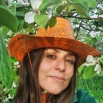 Itziar Ituño Instagram - Irasagarrondo hau fruituz betea ikusi dot maiz. Lehenengo aldia da loretan ikusten dotena eta ikuskizun ederra da. He visto muchas veces éste arbol de membrillo cargado de fruta pero es la primera vez que lo veo en flor. Todo un espectáculo🌸 #selfie #arboldemembrillo #irasagarrondoa