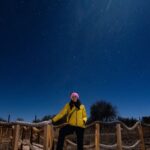 Itziar Ituño Instagram - Atakamako basamortuan zerua hurbilago dago eta bertokoek irakasten dotzue non dauen Alpha Centaurus ta Orion, zenbat satelite dekozen jupiterrek , lau, eta saturnoren eraztun zoragarriaz, zeuk ikusten dozuz ilargiaren azal ganetik niniak paseatu ostean...arina da benetan lurraren mugimendua,ezin dozue imajinatu eta benetan gara txikiak eta harroak metaunibertso hontan. Gure izatea hasperena baino ez da ta gure garrantzia nimiñoa...beraz, goza dezagun txikitasun horretaz bizirik gauzen bitartean!🌖/ En el desierto de Atacama el cielo está más cerca y l@s de aquí te enseñan donde está Alfa Centauro y Orión, cuantos satélites tiene Júpiter , que tiene cuatro, y sobre el magnifico anillo de Saturno ,y los ves depues de haber paseado las pupilas por la superficie de la luna...que rápido se mueve la tierra al rotar, no lo podeis ni imaginar ,que pequeñ@s y que arrogantes somos en éste Metauniverso. Nuestra existencia es un suspiro y nuestra importancia mínima...entonces, disfrutemos de nuestra pequeñez mientras estemos viv@s! In the Atacama desert the sky is closer and the people here show you where Alpha Centauri and Orion are, how many satellites Jupiter has, which has four, and about the magnificent ring of Saturn, and you see them after having walked the pupils on the surface of the moon... how fast the earth moves when it rotates, you can't even imagine, how small and how arrogant we are in this Metauniverse. Our existence is a sigh and our minimum importance...so, let's enjoy our smallness while we are alive!